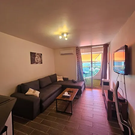 T2 - Le Couchant Apartment *