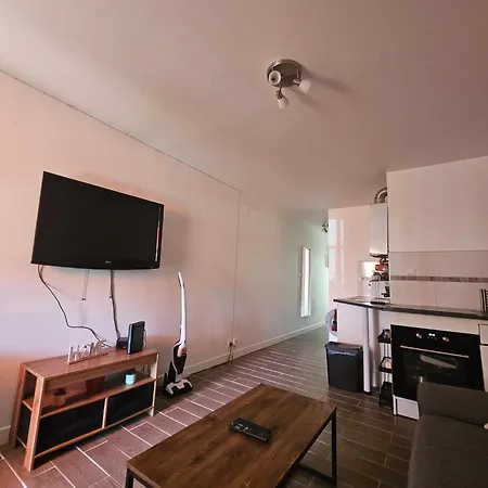 T2 - Le Couchant Apartment